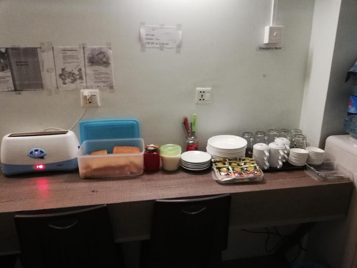יאנגון Hostel Latha מראה חיצוני תמונה